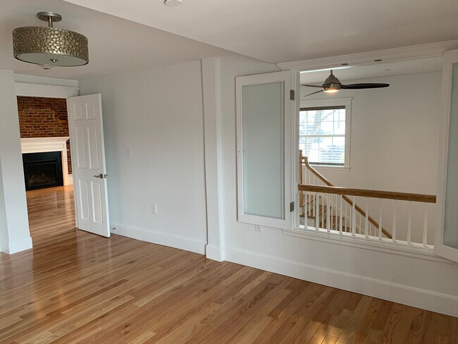 Building Photo - 52 Sanborn St
