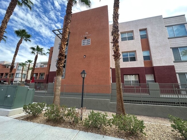 Primary Photo - FREE WEEK PROMO! 2 BEDROOM 2 BATH GUARD GA...