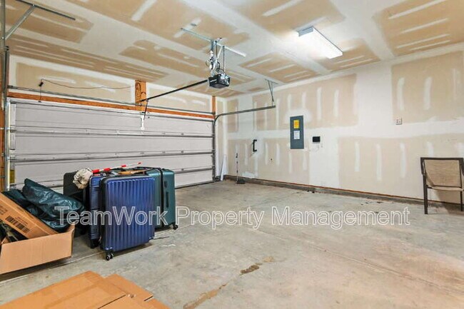 Building Photo - 214 Mercator Dr