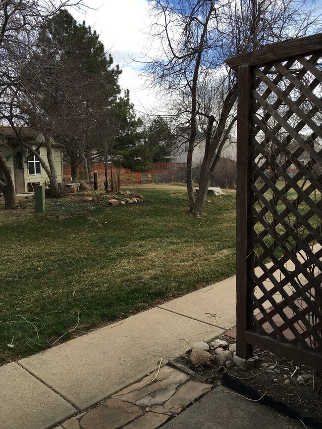 Building Photo - Lovely 2 bed 1 Bath Townhome in park-like setting in Boulder. - Available July 1st!
