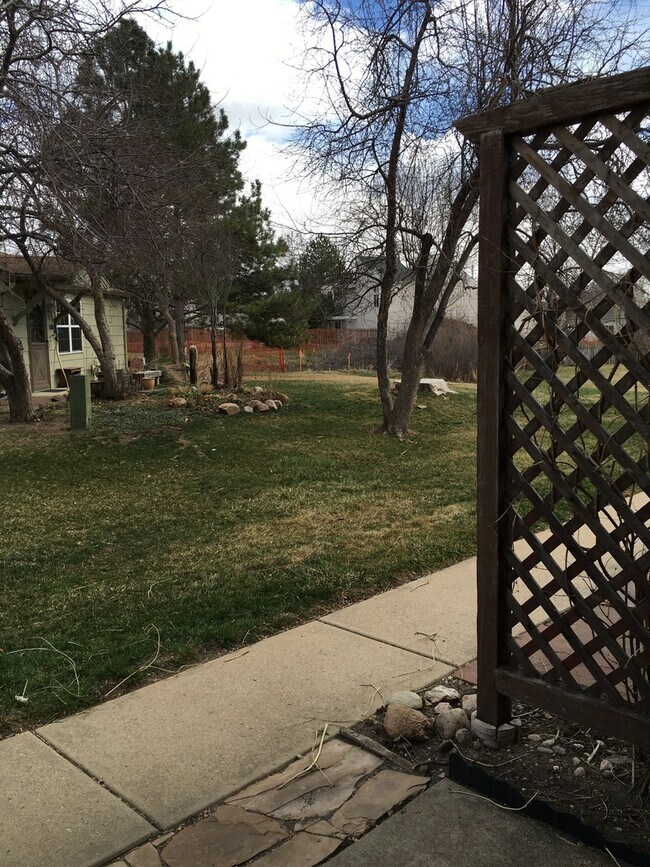 Building Photo - Lovely 2 bed 1 Bath Townhome in park-like setting in Boulder. - Available July 6th!