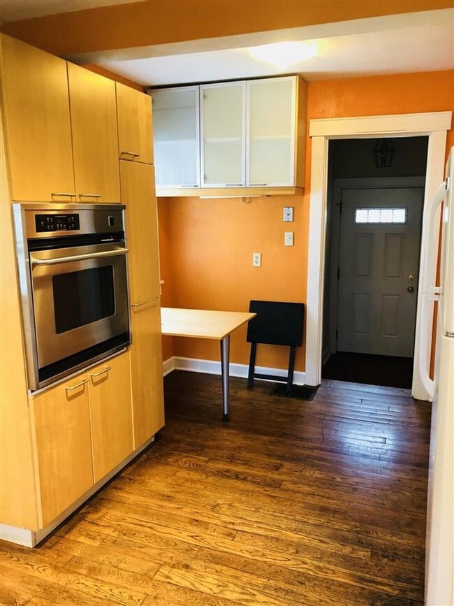 Building Photo - Beautiful 3 BR Home Near Bryan Park - Available July 2026!