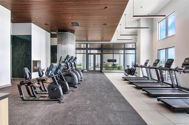 Building Photo - 1770 S Young Cir