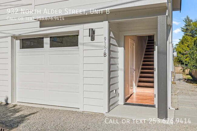 Building Photo - 932 N Alder St