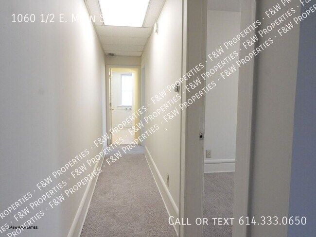 Building Photo - 1060 1/2 E. Main St.-2