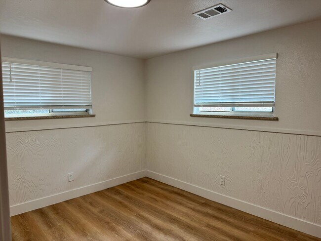 Building Photo - NEWLY REMODELED 3 Bed 2 Bath Home of Linden in Boulder-Available NOW!