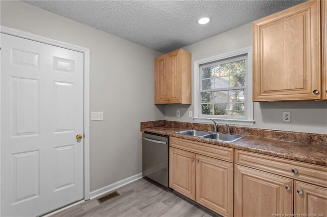 Building Photo - 82 Stonecliff Ln