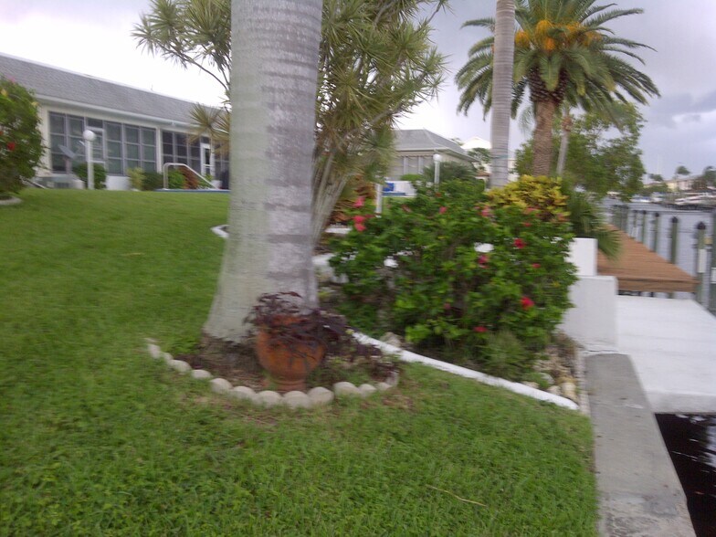 Canal and grounds - 1220 SE 40th St