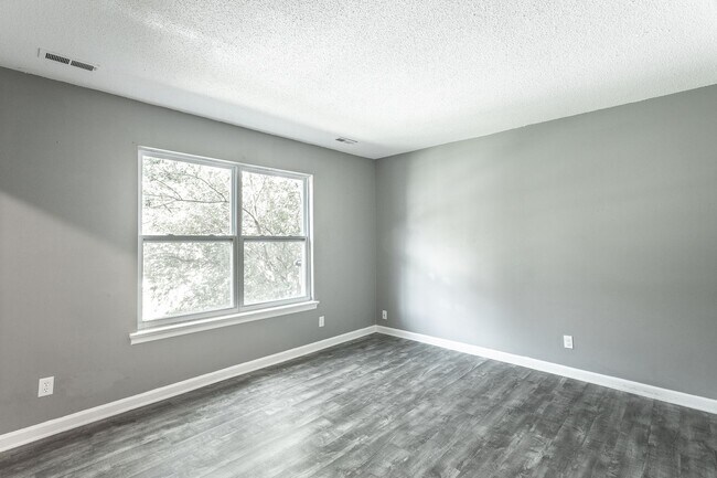 Building Photo - 508 Ely Rd