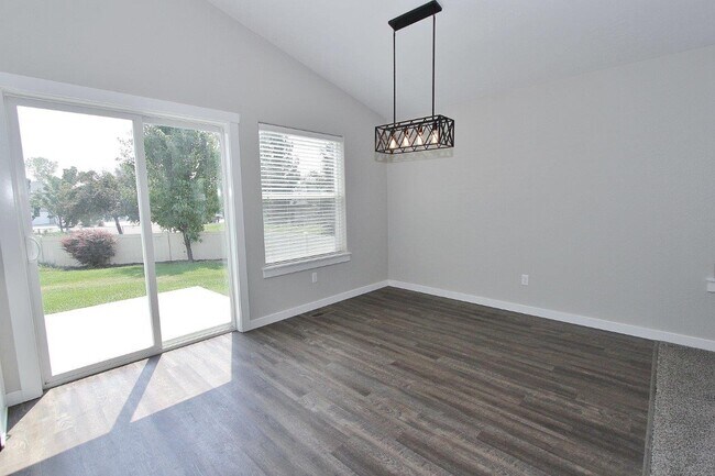 Building Photo - 2897 W Jayton Dr