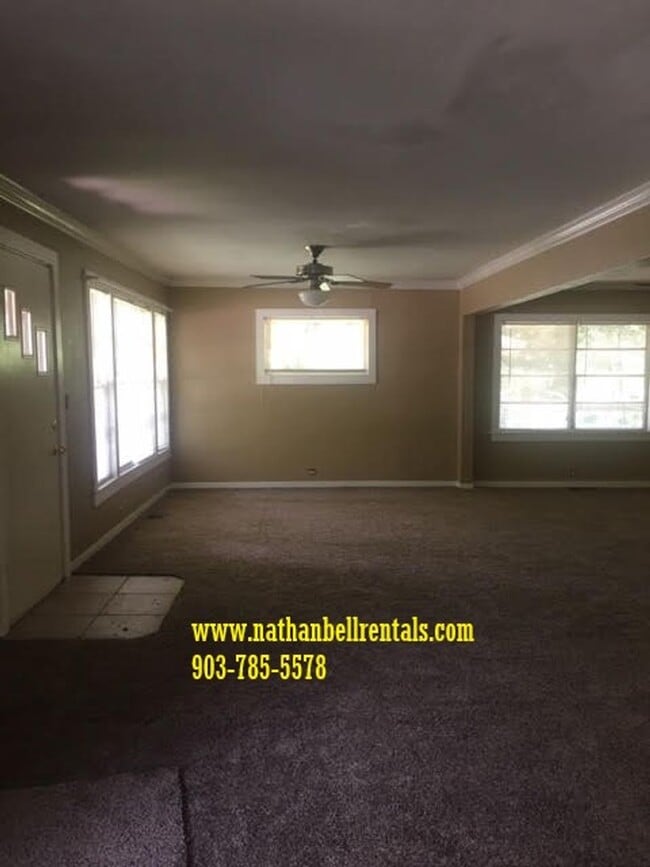 Building Photo - Single family-3 bedroom/2 bath