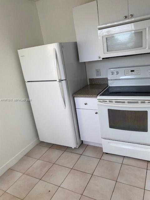 Building Photo - 1400 Jefferson Dr