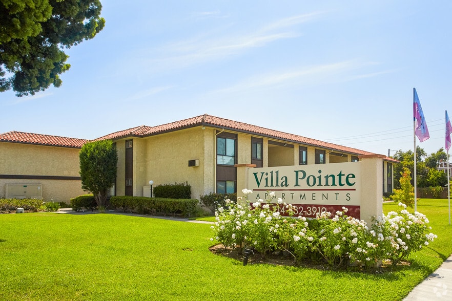 106 Villa Pointe Apartments 500540 S La Veta Park Cir Orange CA