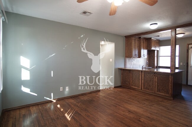 Building Photo - 9312 Mahler Pl