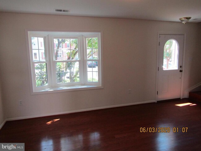 Building Photo - 4158 Hamlin Ct