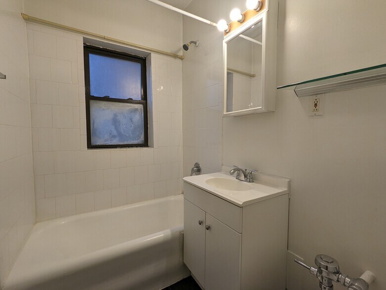 Building Photo - 536 W Arlington Pl