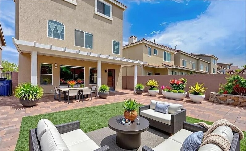 Building Photo - 7157 S Mann St