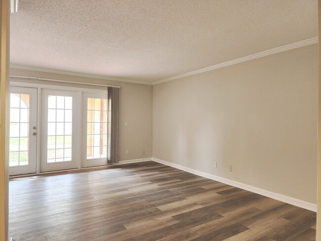 Building Photo - 1 Bedroom 1 Bath located at Colony of San ...