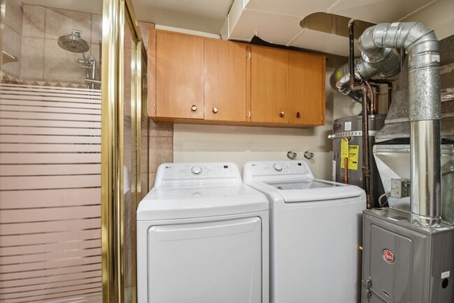 Building Photo - 3bd/2ba Bellevue Home