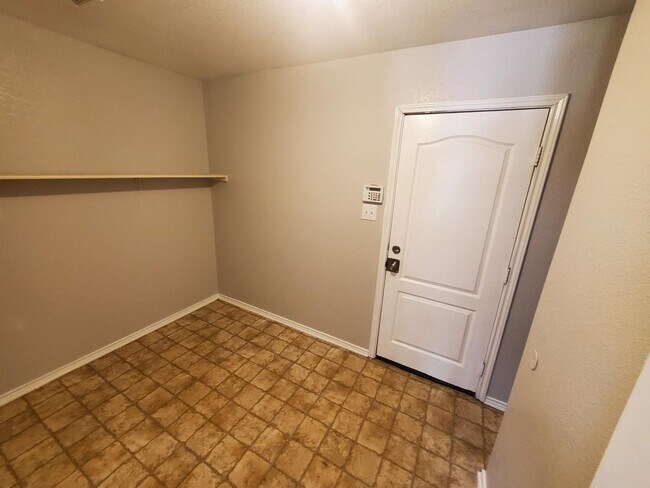 Building Photo - 1411 Ambush Creek