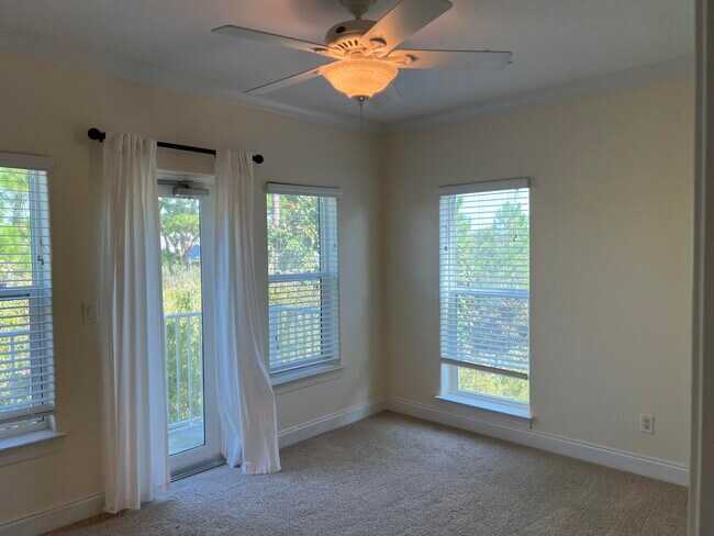 Building Photo - 118 Spires Ln
