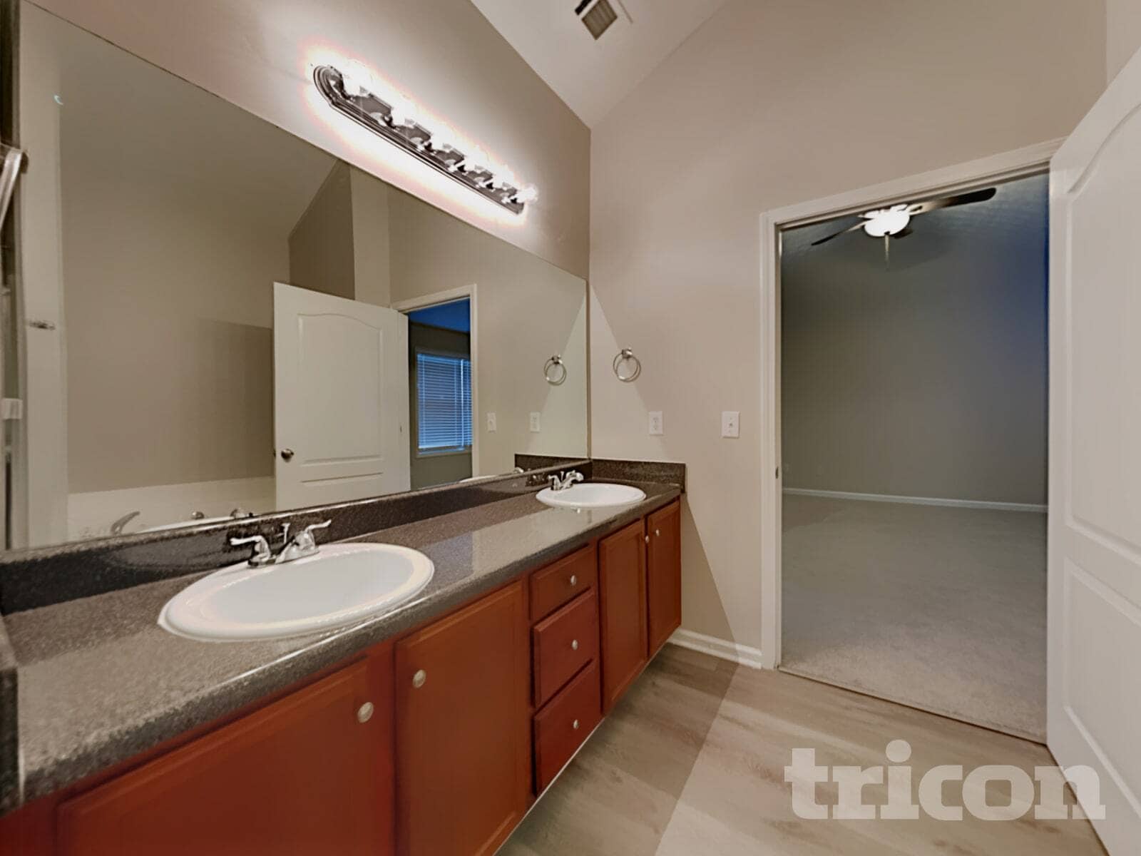 Building Photo - 8132 Brookbend Dr