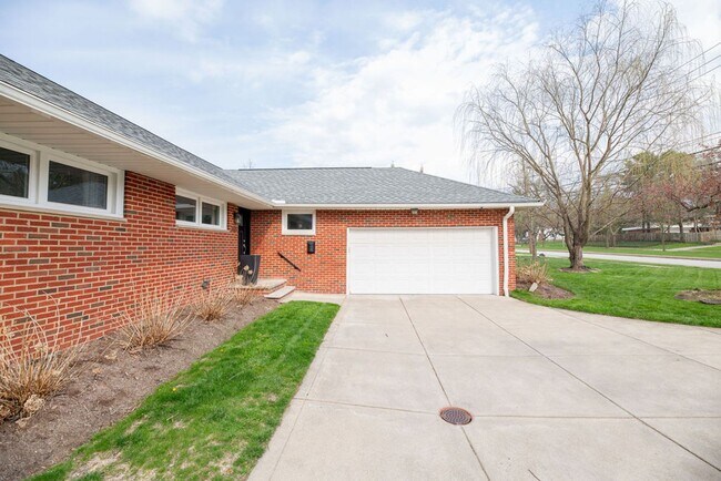 Building Photo - Updated Beachwood Ranch with Stunning Kitchen & Expansive Living Spaces