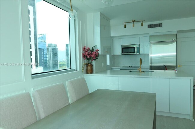 Building Photo - 500 Brickell Ave
