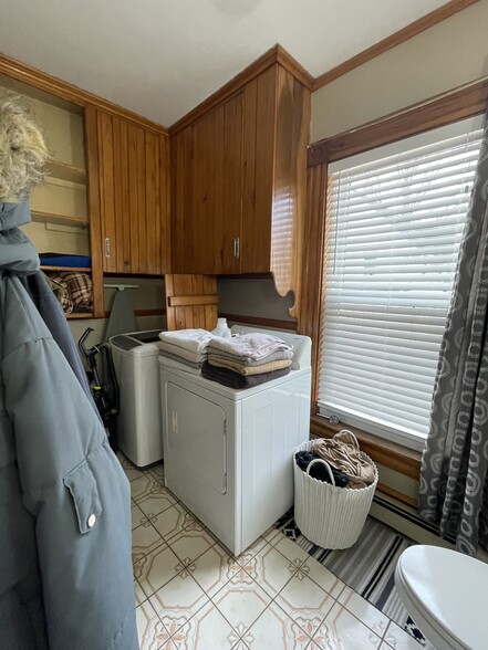 Laundry Room - 395 Hanover St