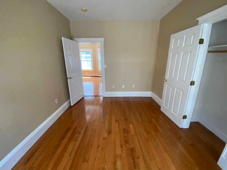 Building Photo - 106 Glenwood Rd