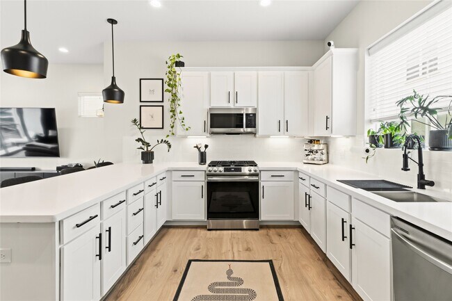 Building Photo - 4905 Avenue J Ave