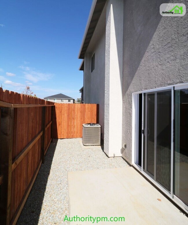Building Photo - 844 Mission De Oro Dr