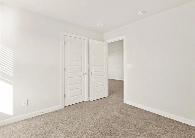 Building Photo - Beautiful 4/3 Available Now!