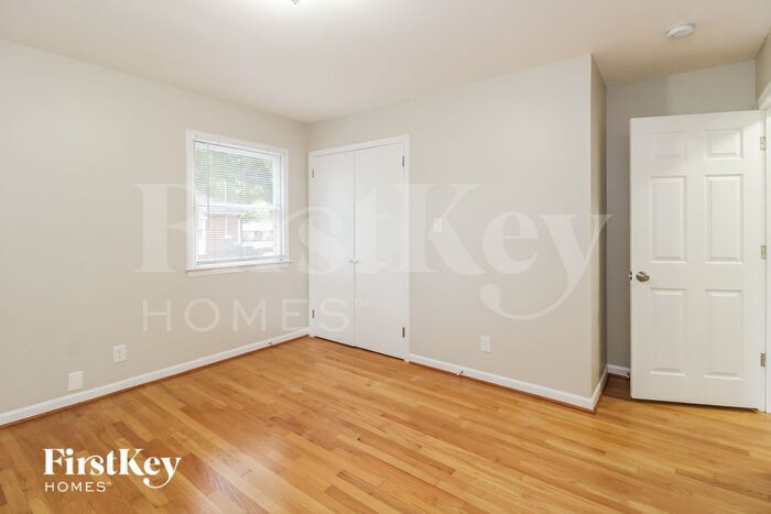 Building Photo - 1102 Pitt Pl