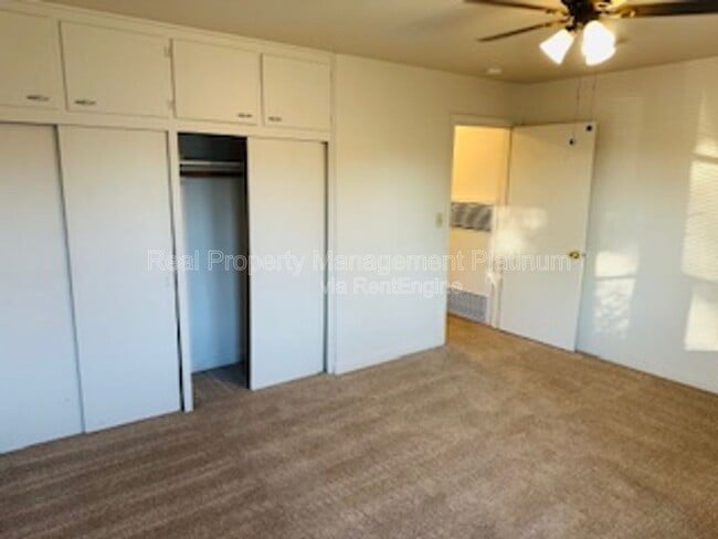 Building Photo - 1132 W Saginaw Way