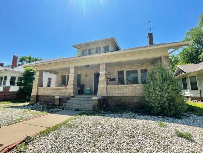 Building Photo - 1857 11th Ave