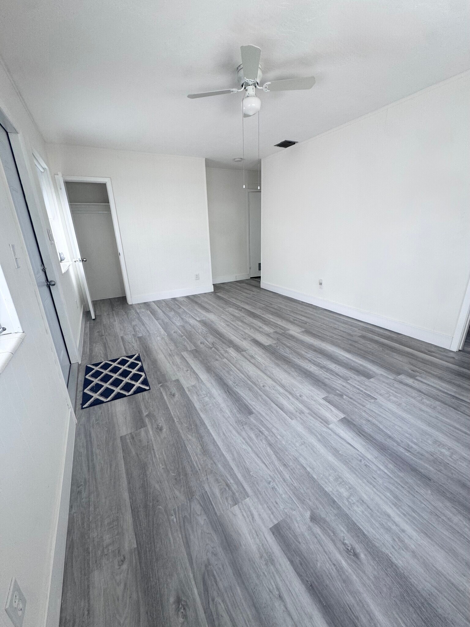 Living Room / Dining Room - 1030 Superior St