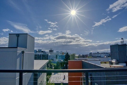 Building Photo - 121 12th Ave E