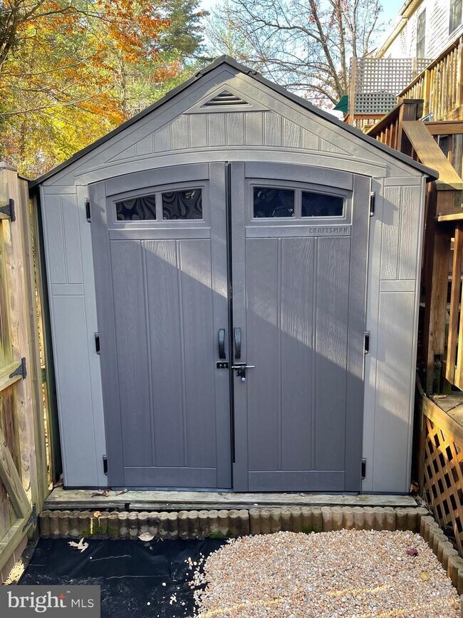 Building Photo - 4221 Devonwood Way