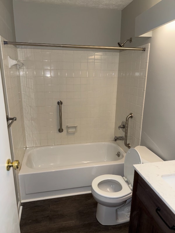 Building Photo - 14 Oakwood Ct