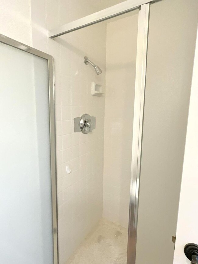 Building Photo - Wonderful Townhome In Walnut Creek Near He...