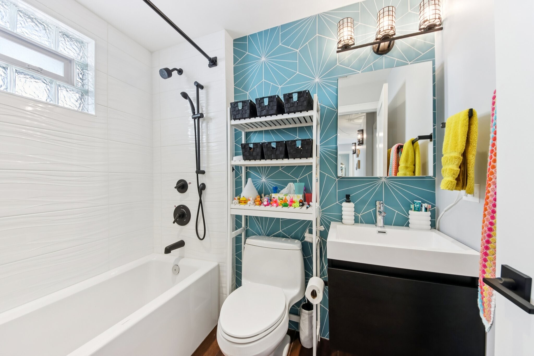 Building Photo - 1717 N Hudson Ave