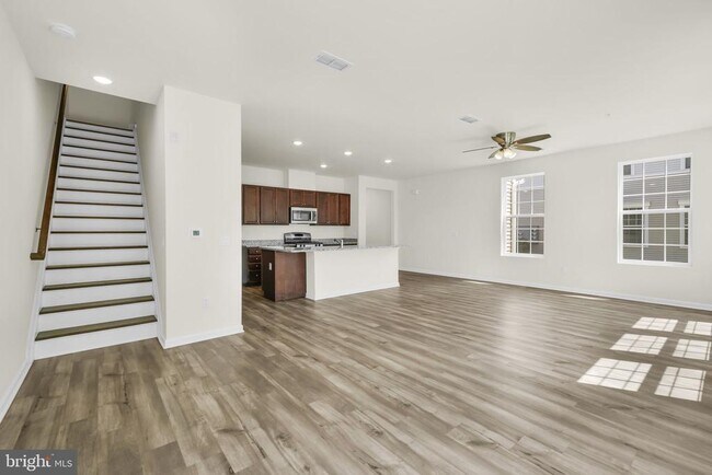Building Photo - 228 Park Ln