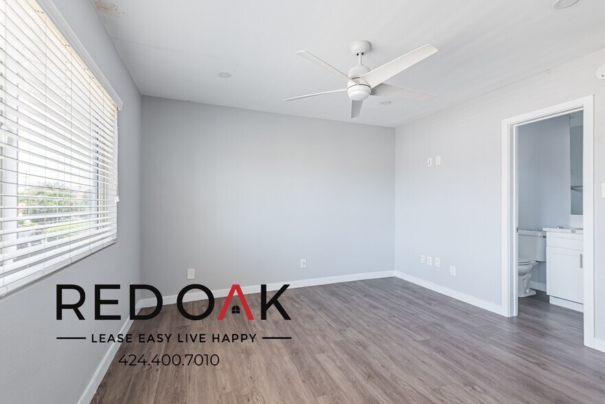 Building Photo - 1942 S Garth Ave