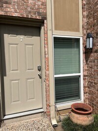 Building Photo - 2517 Bering Dr