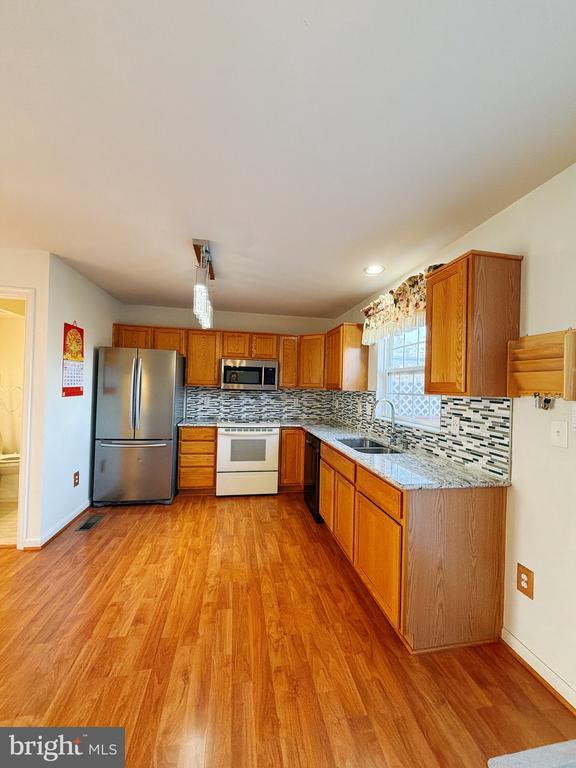 Building Photo - 43750 Tolamac Dr