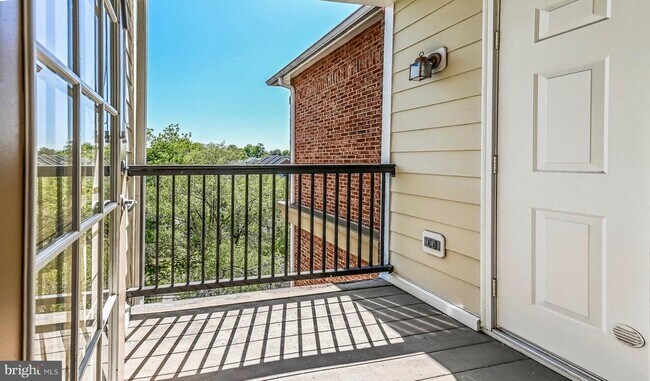 Building Photo - 815 Branch Dr