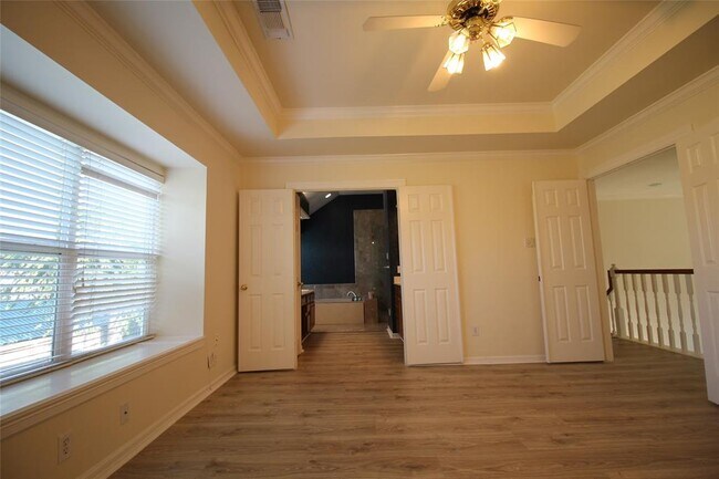 Building Photo - 1454 Forest Home Dr