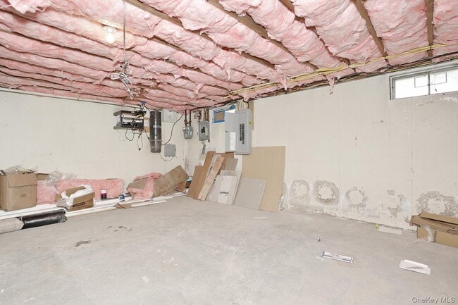 Building Photo - 10 Millbury St