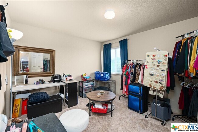 Building Photo - 114 Falcon Dr